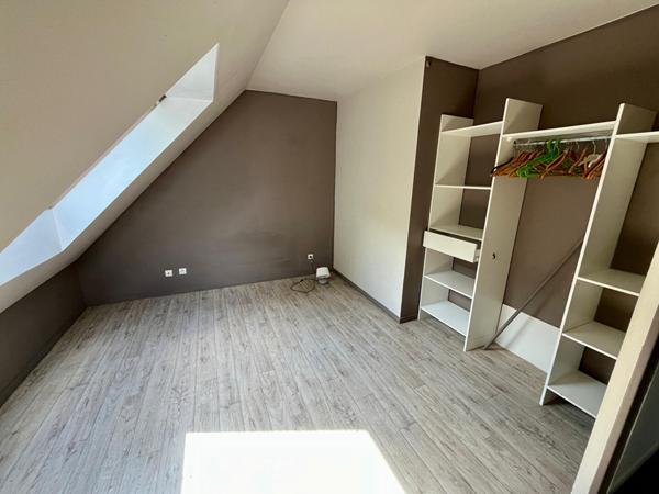 MEAUX Maison 4 ch 4 garages , terrasse et jardin.