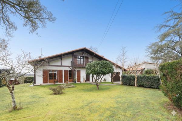 Maison d''Architecte de 135 m² - 4 Chambres - Proche Océan