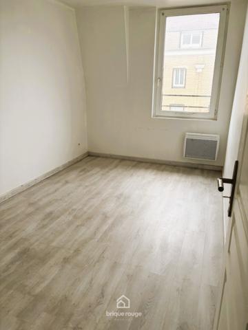 IMMEUBLE BETHUNE : Local + T4 – Très bonne rentabilité.