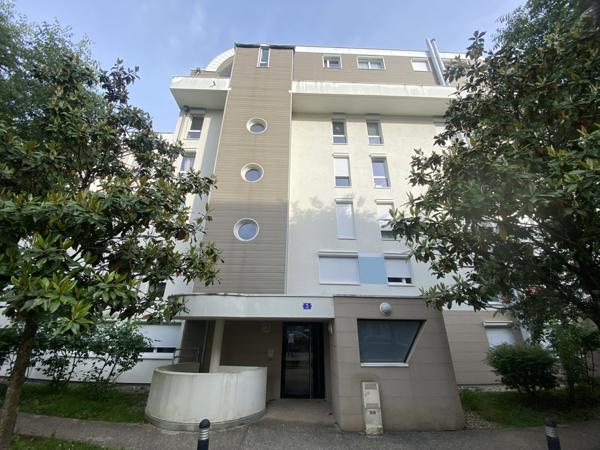 T4 de 79 m2 avec balcon, garage double et cave   Secteur Pom