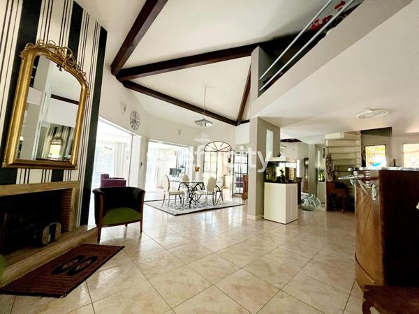 Maison 7 pièces - 220 m² Bien prestige