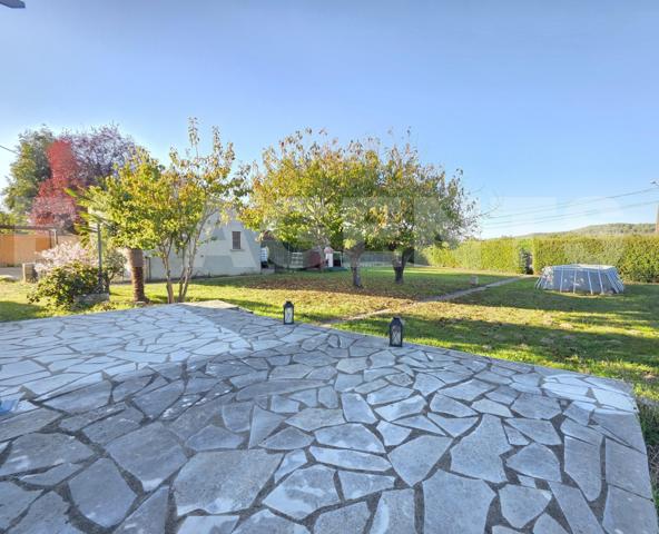 Grande maison avec jardin, garage et dépendances 