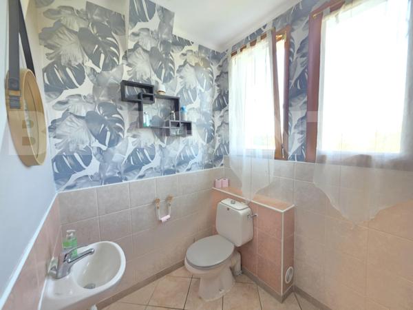 Grande maison avec jardin, garage et dépendances 