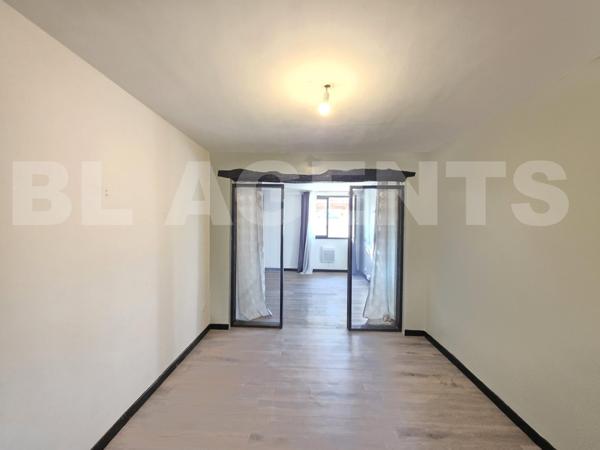 Grande maison avec jardin, garage et dépendances 