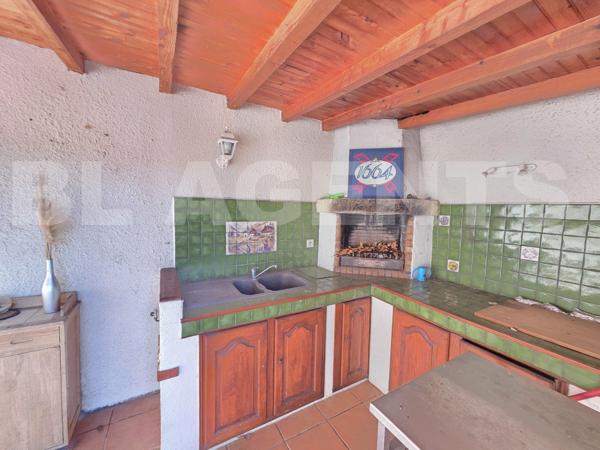 Grande maison avec jardin, garage et dépendances 