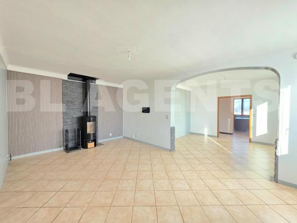 Grande maison avec jardin, garage et dépendances 