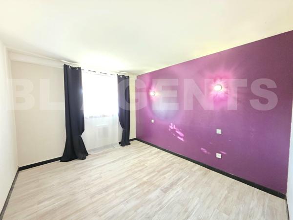 Grande maison avec jardin, garage et dépendances 