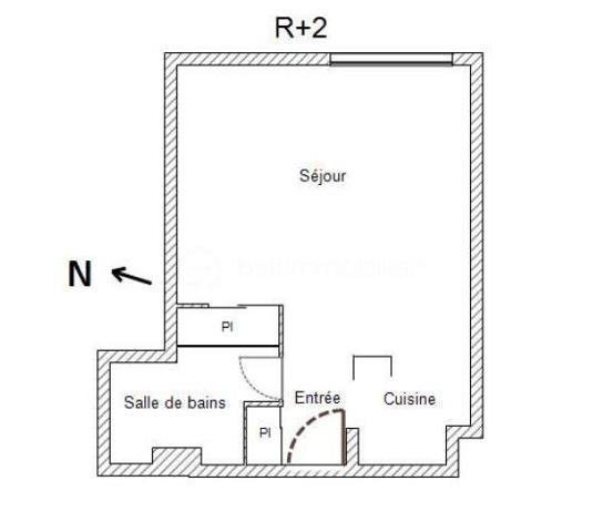 IDÉAL INVESTISSEUR - VENDU LOUÉ

Séverine Rodriguez et Chloé Cortes, votre duo de conseillères dédié au secteur, vous proposent en EXCLUSIVITÉ ce studio idéalement situé place du Relais.

En effet, la résidence bénéficie d’un emplacement très pratique, à proximité immédiate des transports et des commodités : l’arrêt de tram (ligne T1) en bas de l’immeuble, l’arrêt de bus (ligne 70) à 50 m, et à 10 minutes à pied du centre historique de Blagnac.

Ce spacieux studio de 32,17 m² (loi Carrez) est au 2ème étage AVEC ASCENSEUR. 

L’appartement s’organise autour d’une agréable pièce de vie, ouverte sur une grande baie vitrée et bénéficiant d’une exposition Est.

Il est agencé de manière à créer différents espaces grâce aux placards, renforcement et séparation. D’ailleurs, la cuisine est délimitée du séjour par un bar, créant une séparation conviviale tout en conservant une belle ouverture entre les espaces.
La salle de bain est équipée d’une baignoire, d’une vasque et de WC.

Un véritable atout pour un studio : une PLACE DE PARKING privative en sous-sol vient compléter ce bien.

L’appartement est actuellement en location classique (locataire en place depuis plus de 3 ans).

La copropriété est composée de 63 lots d'habitation (159 lots au total).

Pour plus d'informations, n’hésitez pas à contacter Chloé Cortes par téléphone ou par mail.
Visite possible en ANGLAIS / English spoken.