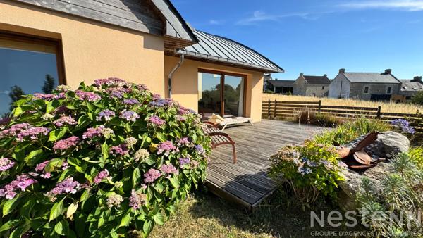 A vendre à ERDEVEN -Maison d'architecte à 1.2 km des plages