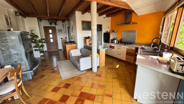 A vendre à ERDEVEN -Maison d'architecte à 1.2 km des plages