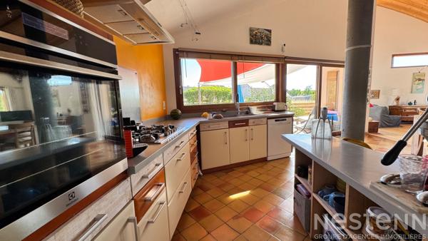 A vendre à ERDEVEN -Maison d'architecte à 1.2 km des plages