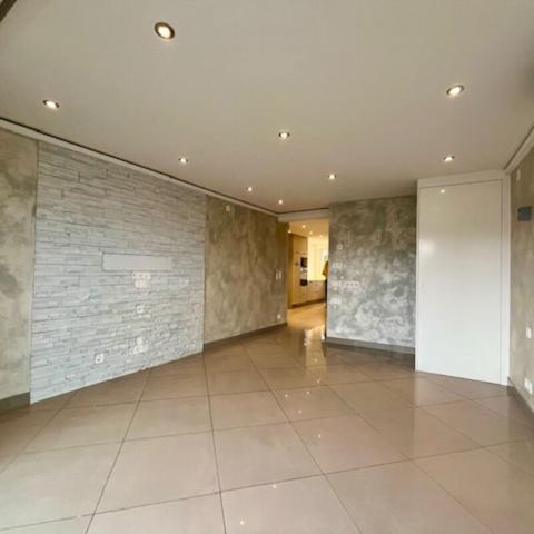 LOCATION NUE 3 PIECES CENTRE VILLE