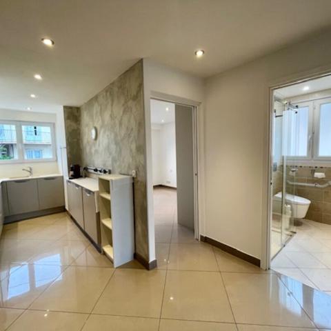 LOCATION NUE 3 PIECES CENTRE VILLE