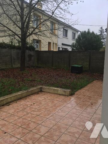 ORVAULT, Petit-Chantilly. Maison indépendante de 2001 sur 386 m², 5 chambres dont une de plain-pied.