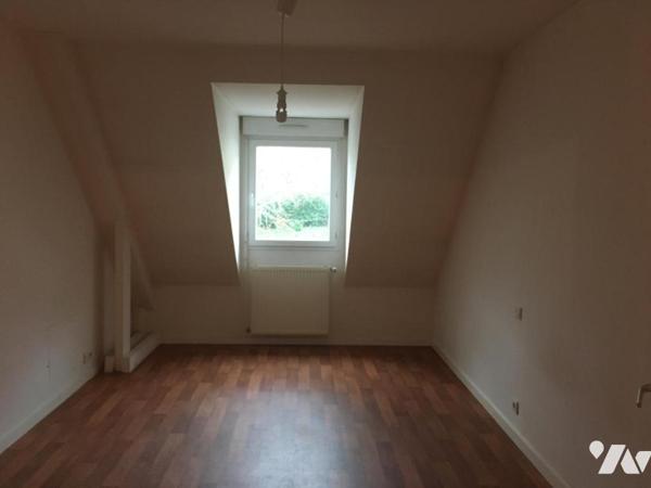 ORVAULT, Petit-Chantilly. Maison indépendante de 2001 sur 386 m², 5 chambres dont une de plain-pied.