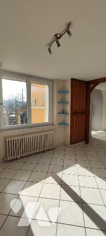 Maison d'habitation à TRELAZE