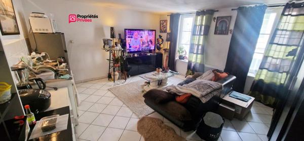 Immeuble de rapport - 90 m² - 4 pièces - local commercial et appartement T2