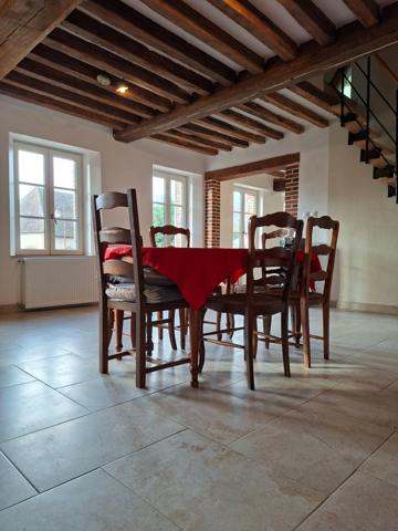 Propriété au coeur du Perche, beaux volumes, maison + maisonnette à rénover, proche de TOUROUVRE - RANDONNAI (61)