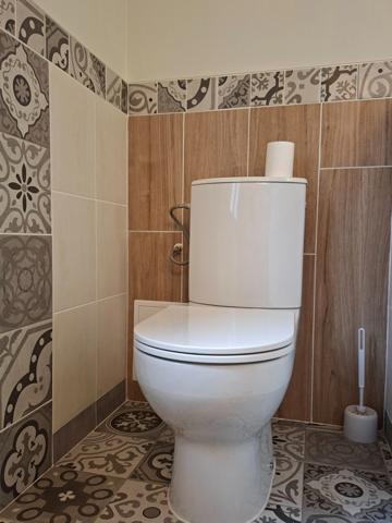 Propriété au coeur du Perche, beaux volumes, maison + maisonnette à rénover, proche de TOUROUVRE - RANDONNAI (61)