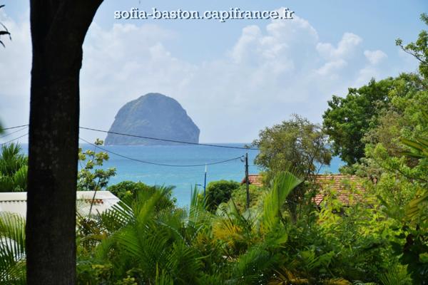 Propriété de charme avec vue mer et Rocher du Diamant, deux villas et piscine – SOUS OFFRE d'ACHAT en 1 mois À vendre, Martinique (972)