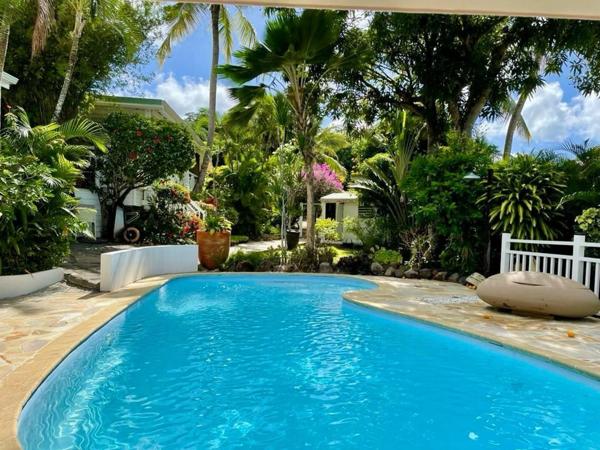 Propriété de charme avec vue mer et Rocher du Diamant, deux villas et piscine – SOUS OFFRE d'ACHAT en 1 mois À vendre, Martinique (972)