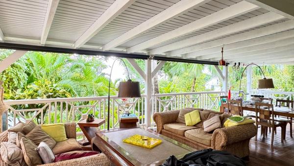Propriété de charme avec vue mer et Rocher du Diamant, deux villas et piscine – SOUS OFFRE d'ACHAT en 1 mois À vendre, Martinique (972)