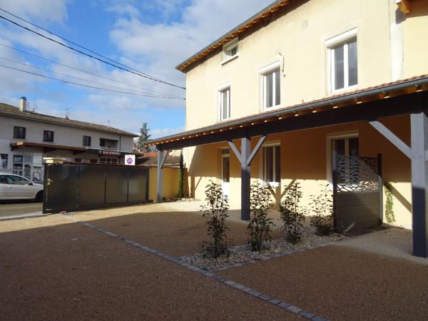 T2 rénové dans petite résidence centre ville Bourg-en-Bresse