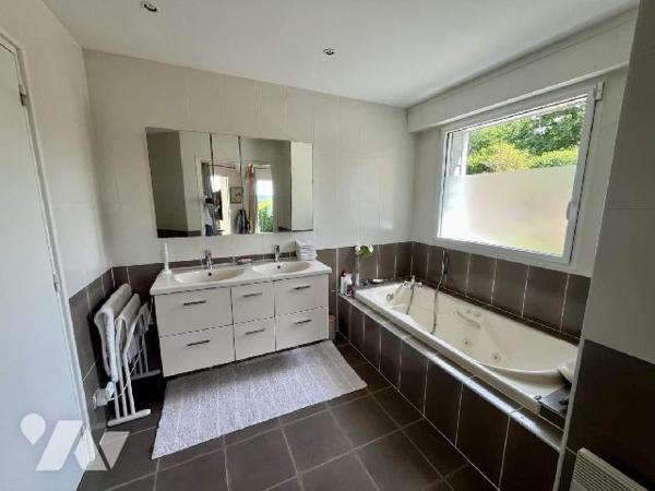 Exlcusivité - LAILLE - A proximité du bourg et de la gare
Idéalement situé dans un hameau verdo...