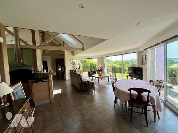 Exlcusivité - LAILLE - A proximité du bourg et de la gare
Idéalement situé dans un hameau verdo...