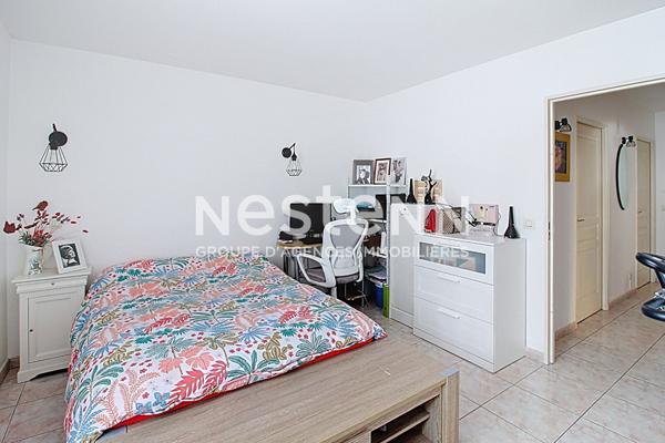 A VENDRE à DRAGUIGNAN - Spacieux T2 de 64m² avec ASCENSEUR et EXTERIEUR