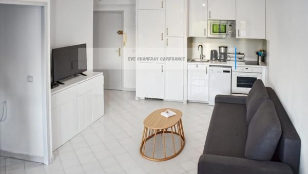 Appartement T2 32 M2 avec balcon + Parking privatif. Accès port et plage.