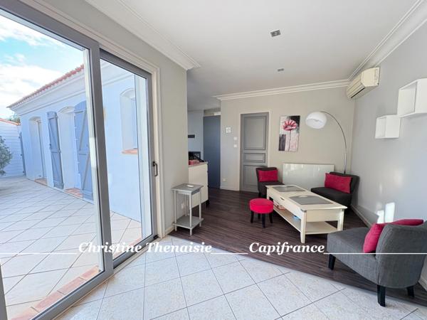 Maison à vendre 5 pièces - Plain-Pied - 3 chambres - 2 salles d'eau - 3 wc - Piscine couverte - 2 garages SAINT HILAIRE DE RIEZ (85)