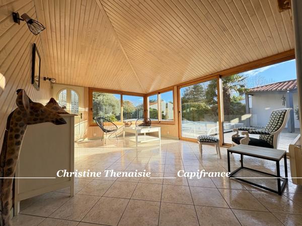 Maison à vendre 5 pièces - Plain-Pied - 3 chambres - 2 salles d'eau - 3 wc - Piscine couverte - 2 garages SAINT HILAIRE DE RIEZ (85)