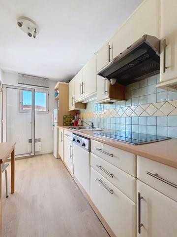 Port-frejus - T2 pièces avec vue sur le Port à Fréjus - Garage