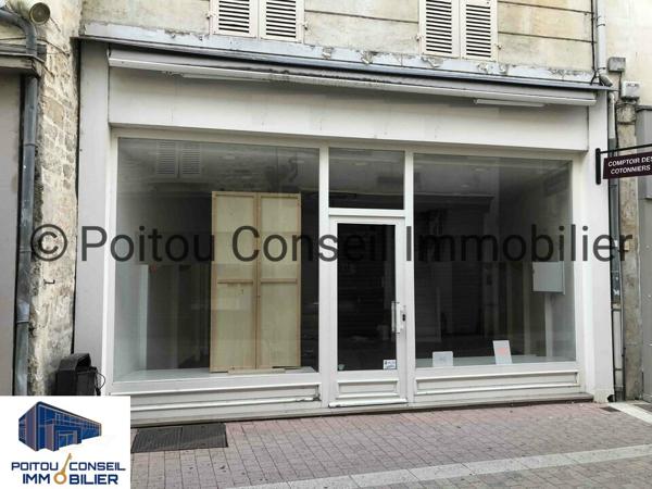 VENTE MURS EN HYPER CENTRE NIORT 33 m2 EN RDC PLUS ETAGES.