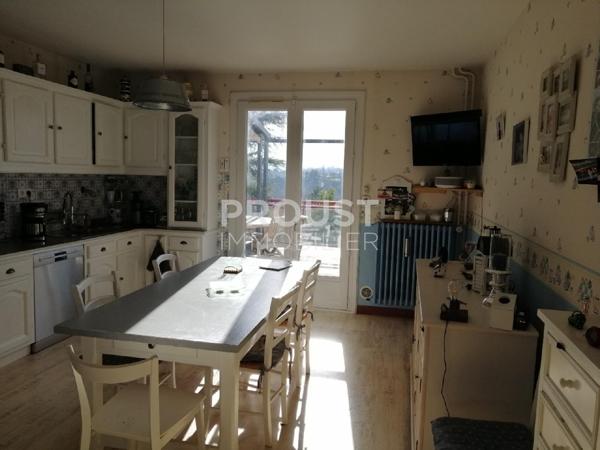 en exclusivité quartier calme de saint-maixent l'école, à 3 minutes de la gare tgv maison de 230 m² environ terrain 1650 m².