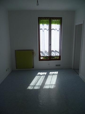 2 PIECES 26.47 M² VILLENEUVE