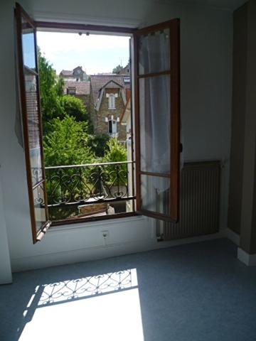 2 PIECES 26.47 M² VILLENEUVE