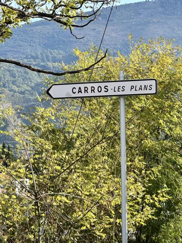 Carros (06510) CARROS LES PLANS RESIDENTIEL : JOLI TERRAIN A BATIR DE 800m² ENVIRON, VUE DEGAGEE SUR LES COLLINES , BELLE EXP