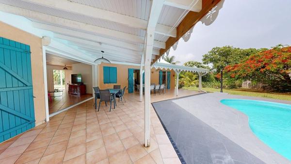 Grande villa 200m² idéalement située au Robert