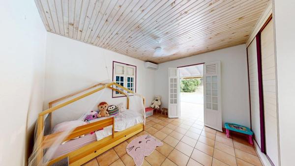 Grande villa 200m² idéalement située au Robert