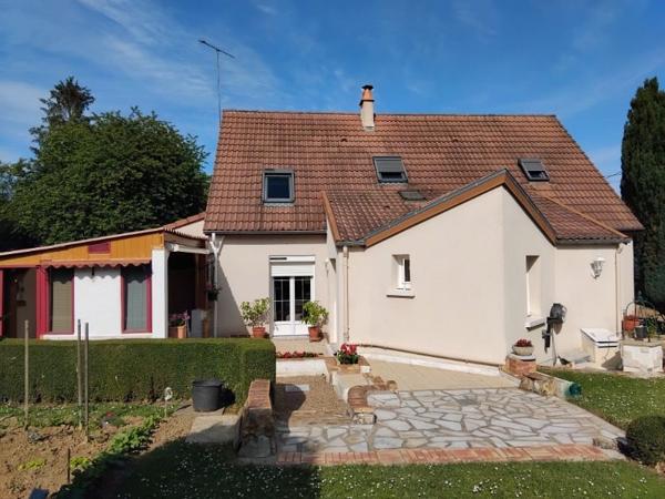 À vendre - Maison individuelle, 7 pièces située à Parçay-Meslay (37210)