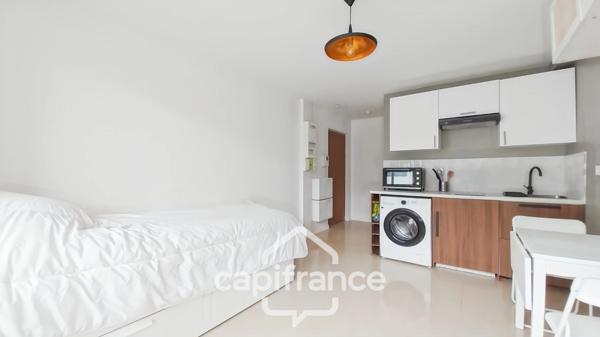 A louer-studio 18,78 m2 avec balcon-excellent état-2ème étage-ascenseur-5mn à pied ligne 3 station et 10 mn ligne 9-