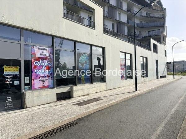 Bordeaux, bassin à flot, bar avec licence IV env 140 m²