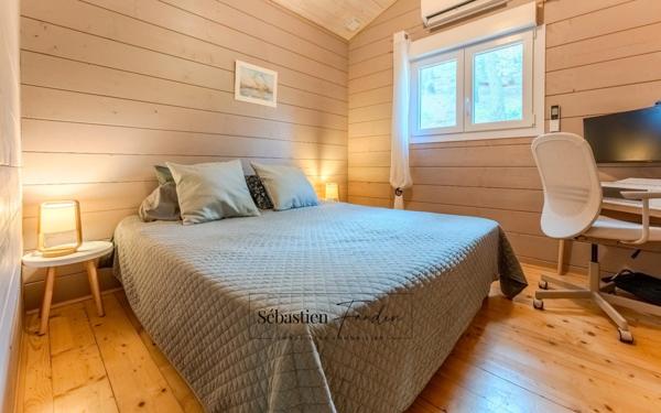 Domaine à vendre à Rousset à 15 minutes d'Aix-en-Provence - 1 ha - 3 logements - plus de 315 m² habitables - calme absolu - amoureux de la nature