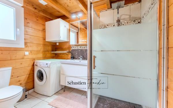 Domaine à vendre à Rousset à 15 minutes d'Aix-en-Provence - 1 ha - 3 logements - plus de 315 m² habitables - calme absolu - amoureux de la nature