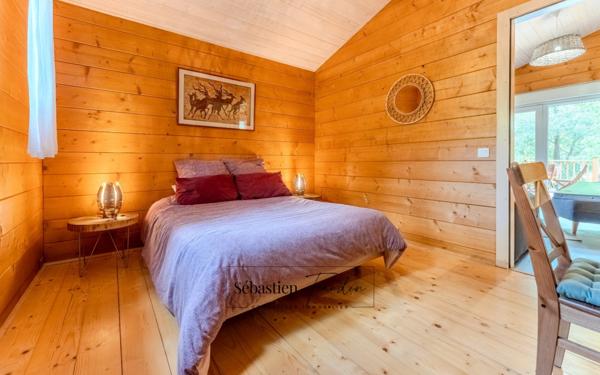 Domaine à vendre à Rousset à 15 minutes d'Aix-en-Provence - 1 ha - 3 logements - plus de 315 m² habitables - calme absolu - amoureux de la nature