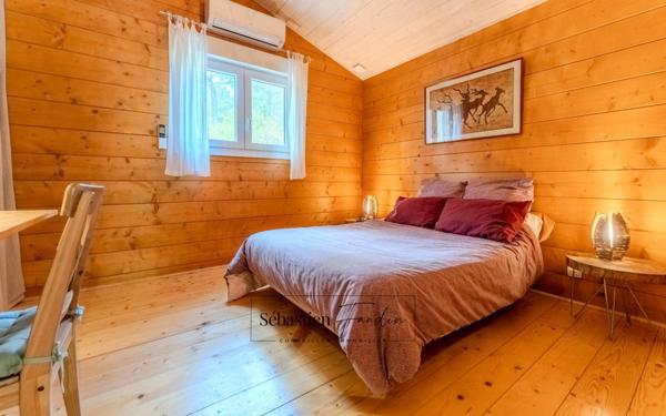 Domaine à vendre à Rousset à 15 minutes d'Aix-en-Provence - 1 ha - 3 logements - plus de 315 m² habitables - calme absolu - amoureux de la nature