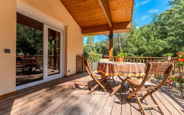 Domaine à vendre à Rousset à 15 minutes d'Aix-en-Provence - 1 ha - 3 logements - plus de 315 m² habitables - calme absolu - amoureux de la nature