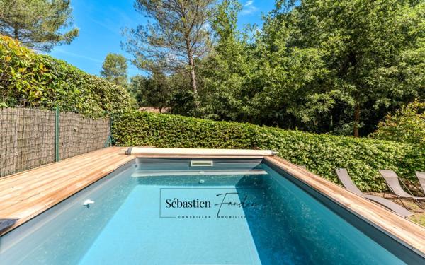 Domaine à vendre à Rousset à 15 minutes d'Aix-en-Provence - 1 ha - 3 logements - plus de 315 m² habitables - calme absolu - amoureux de la nature